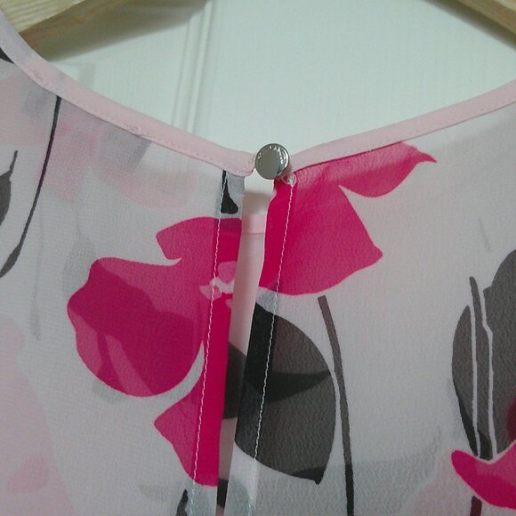 Vince Camuto Women's Floral Cold Shoulder Tunic Keyhole Blouse - Size Small -EUC - Picture 6 of 6